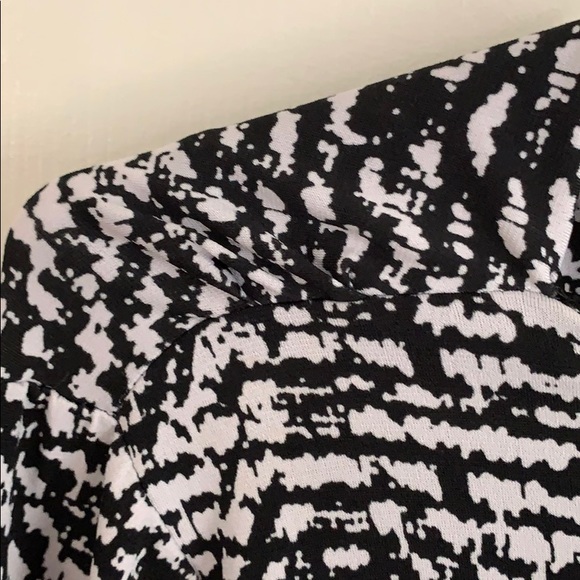 Evan-Picone - Stunning BlackWhite Top - Picture 4 of 7